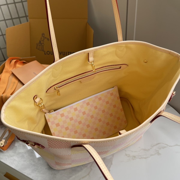 ルイヴィトンバッグ素材ディテール